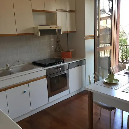 Sara House Apartman Monza